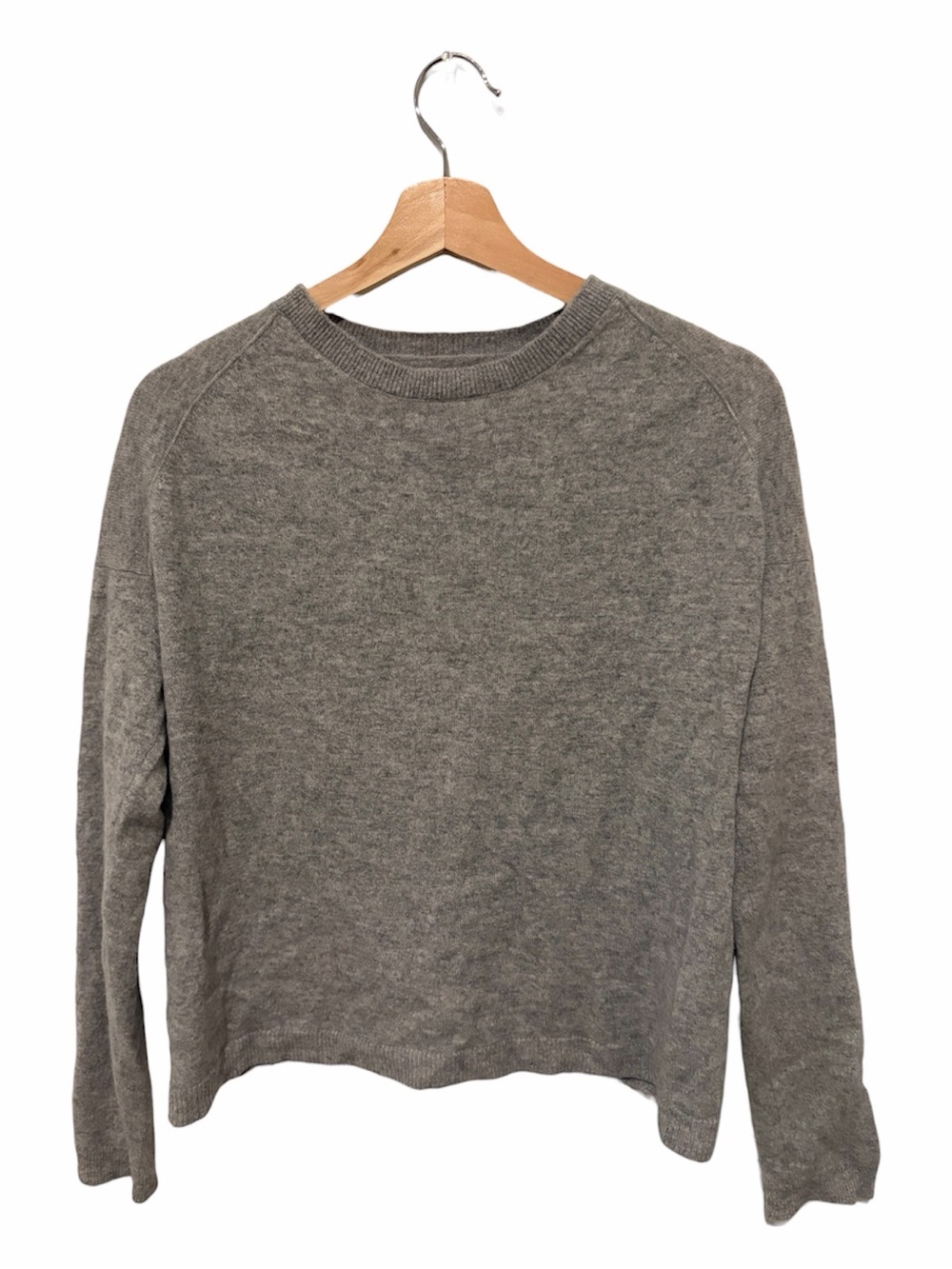 Vince 100% Cashmere Sweater Gray Size Medium Crewneck Lightweight Casual